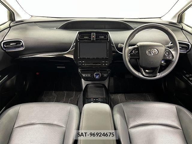 Toyota PRIUS 2019-04 8246369-1