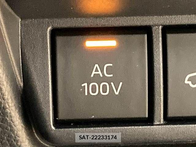 Toyota PRIUS 2023-11 8246358-9