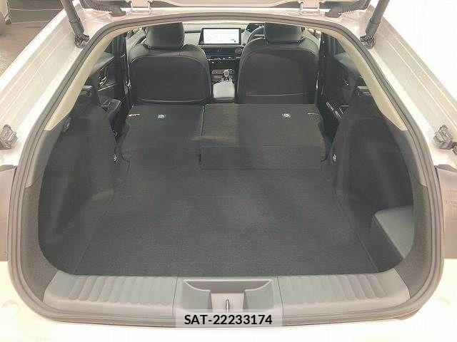 Toyota PRIUS 2023-11 8246358-13