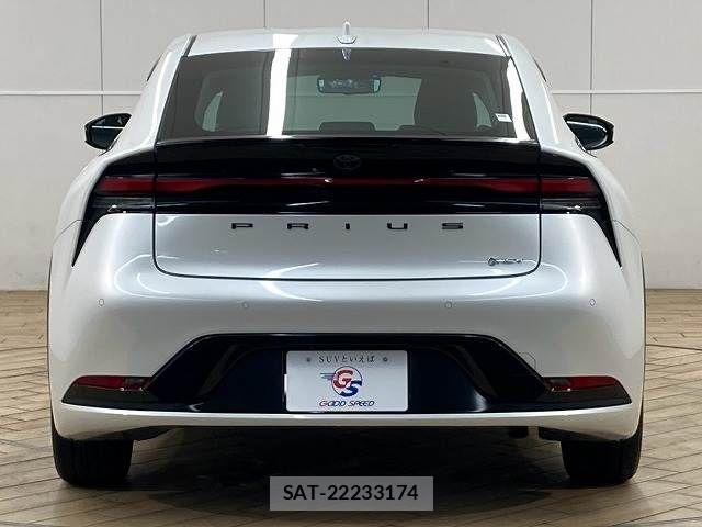 Toyota PRIUS 2023-11 8246358-15
