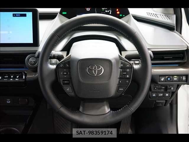 Toyota PRIUS 2023-06 8246356-9