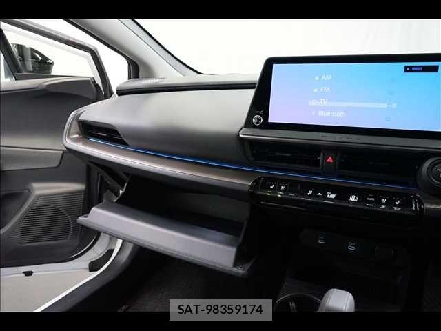 Toyota PRIUS 2023-06 8246356-12
