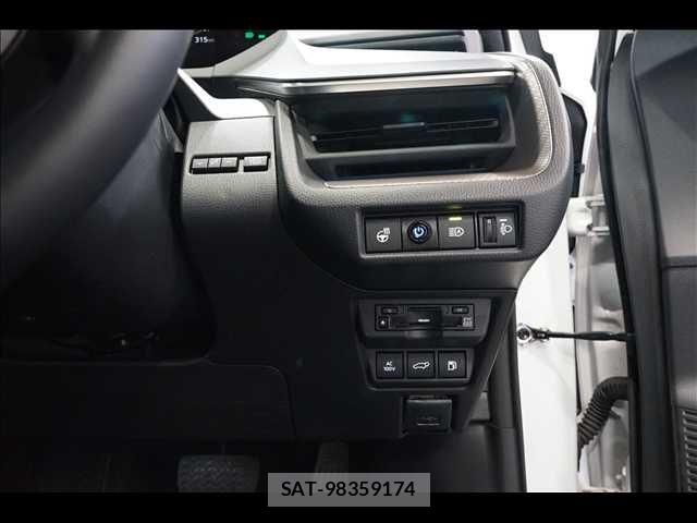 Toyota PRIUS 2023-06 8246356-13