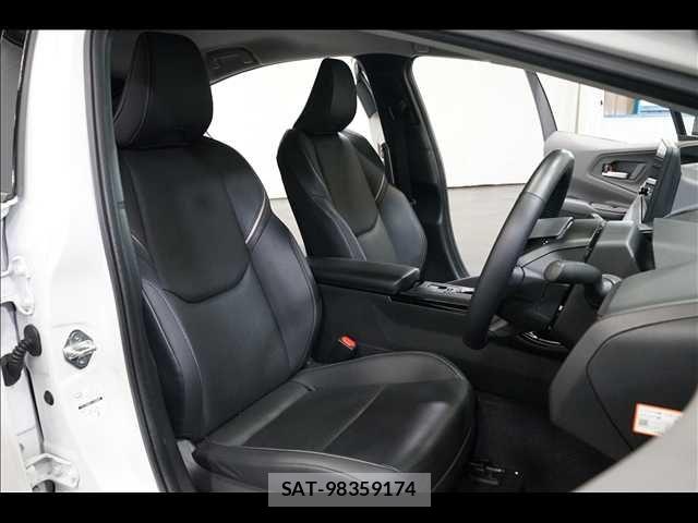 Toyota PRIUS 2023-06 8246356-16