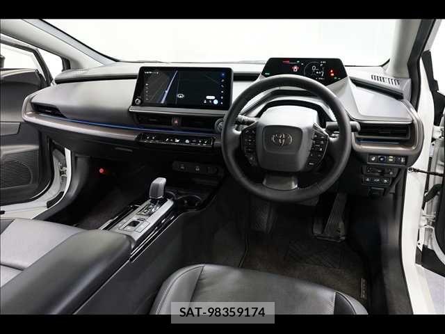 Toyota PRIUS 2023-06 8246356-1
