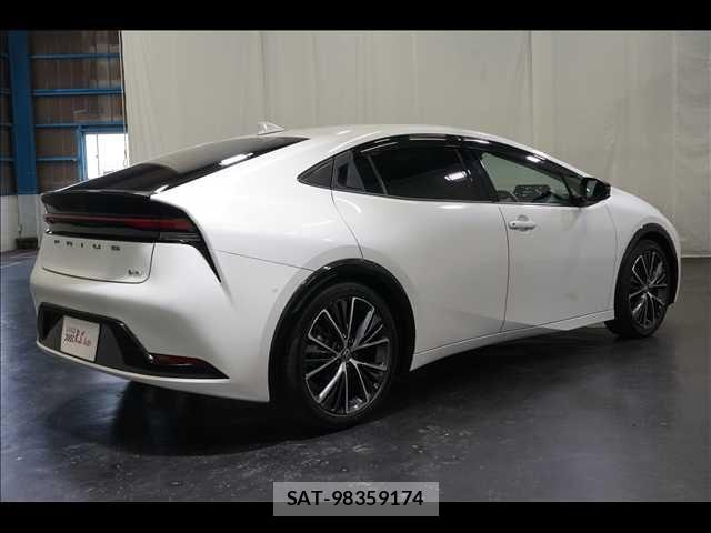 Toyota PRIUS 2023-06 8246356-8