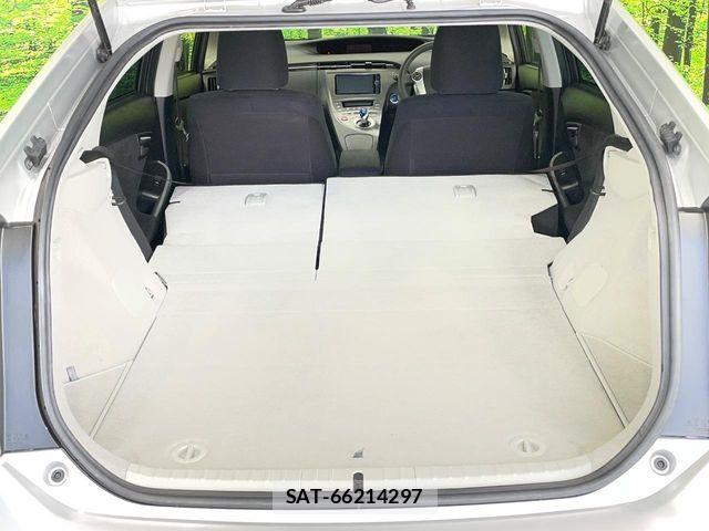 Toyota PRIUS 2013-03 8246390-9