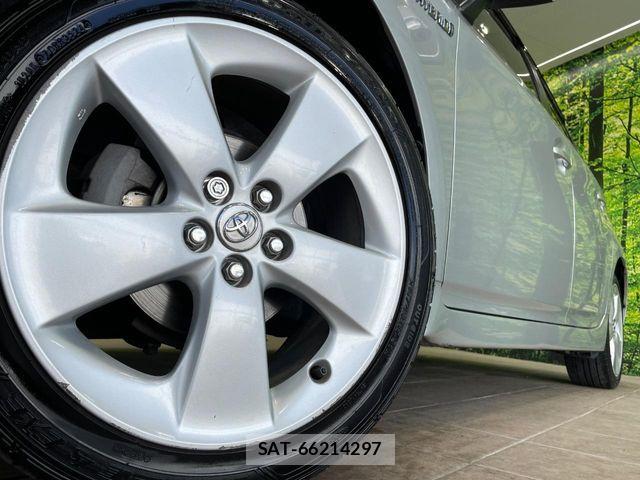 Toyota PRIUS 2013-03 8246390-12