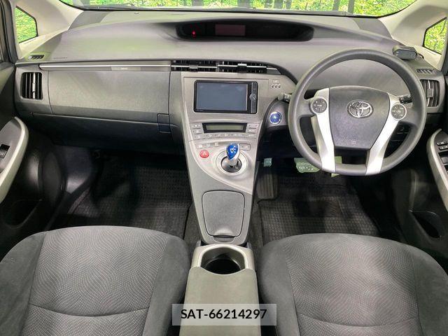 Toyota PRIUS 2013-03 8246390-1