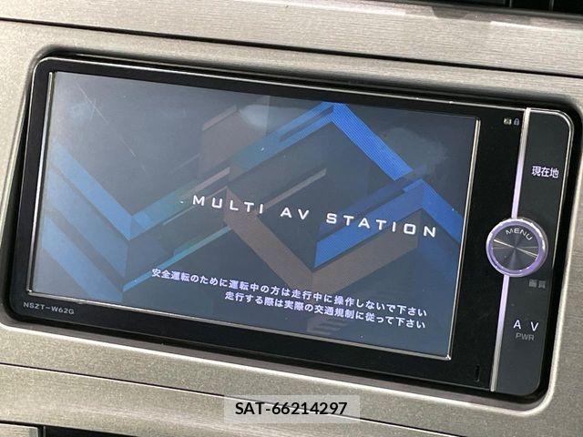 Toyota PRIUS 2013-03 8246390-2