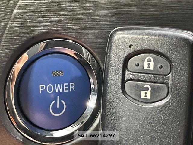 Toyota PRIUS 2013-03 8246390-6