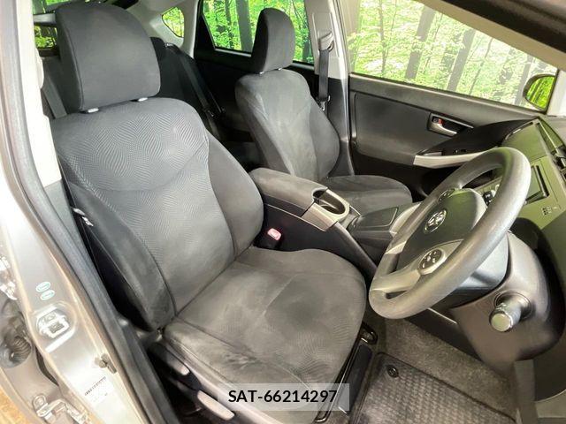 Toyota PRIUS 2013-03 8246390-7