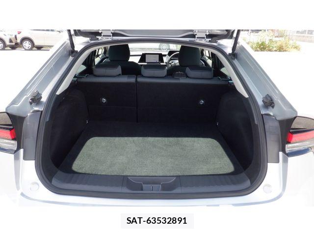 Toyota PRIUS 2023-10 8246372-9