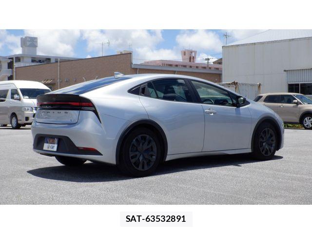Toyota PRIUS 2023-10 8246372-2