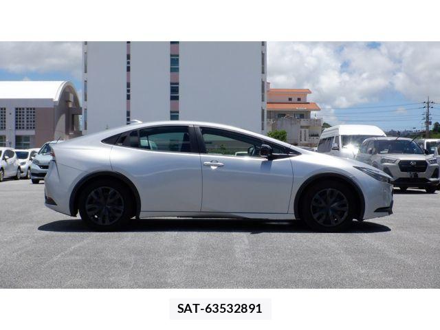 Toyota PRIUS 2023-10 8246372-7
