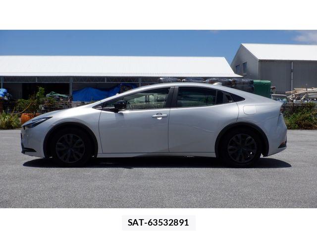 Toyota PRIUS 2023-10 8246372-8