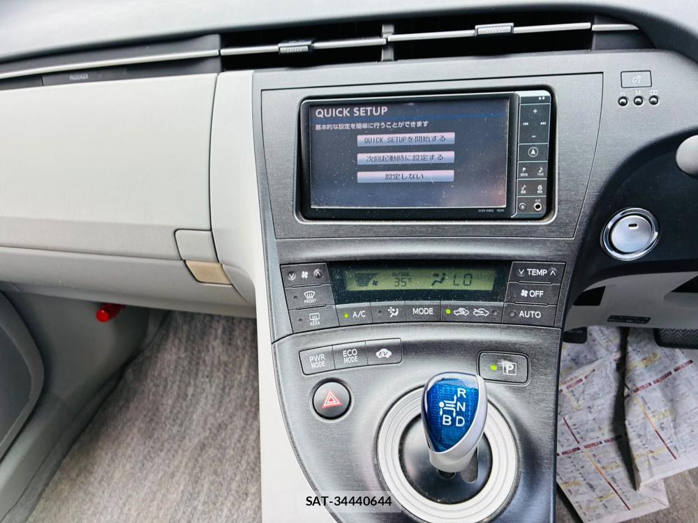 Toyota PRIUS 2010-05 8226618-18