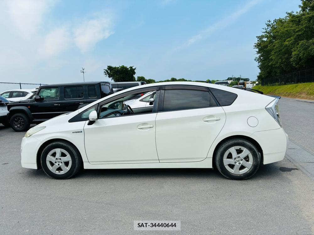 Toyota PRIUS 2010-05 8226618-1