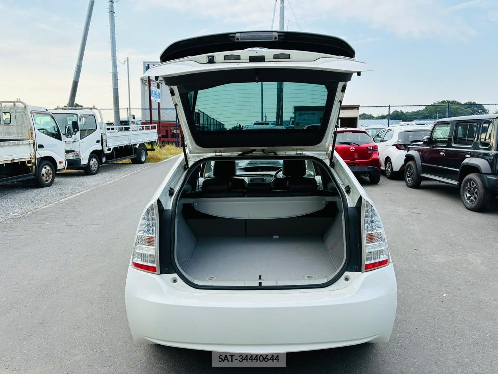 Toyota PRIUS 2010-05 8226618-25