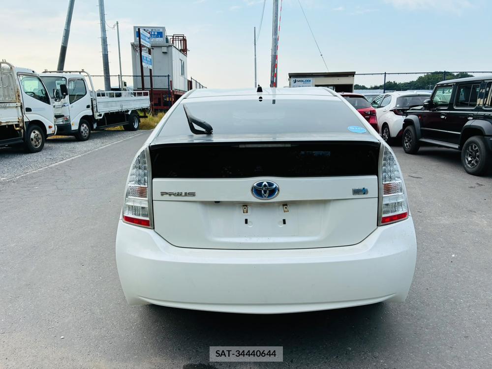 Toyota PRIUS 2010-05 8226618-3