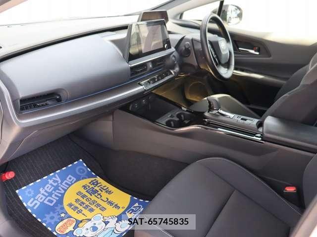 Toyota PRIUS 2023-04 8316422-22