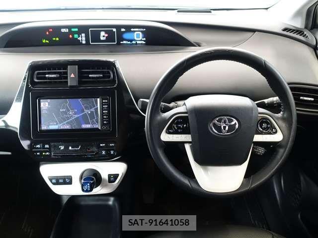 Toyota PRIUS 2016-12 8316448-19