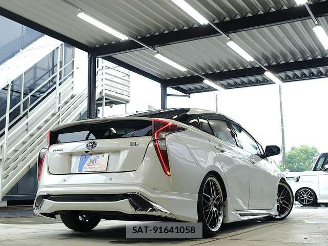 Toyota PRIUS 2016-12 8316448-8