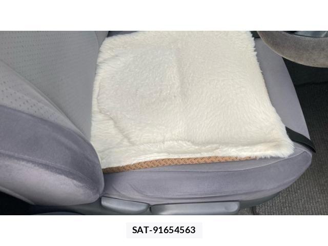 Toyota PRIUS 2004-01 8316522-14