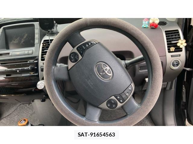 Toyota PRIUS 2004-01 8316522-17