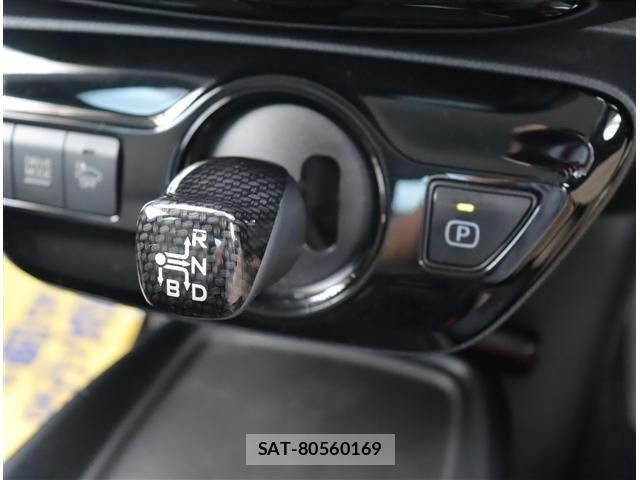 Toyota PRIUS 2019-03 8316431-12