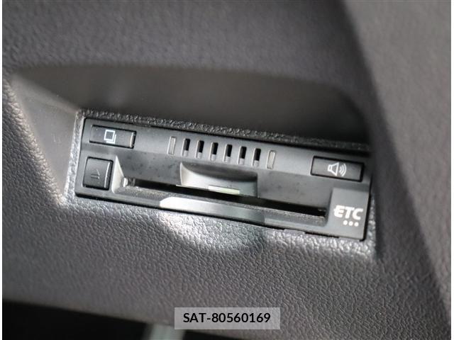Toyota PRIUS 2019-03 8316431-17