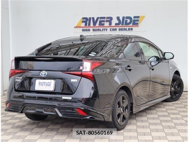 Toyota PRIUS 2019-03 8316431-2