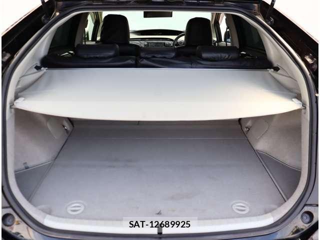 Toyota PRIUS 2013-05 8316483-6