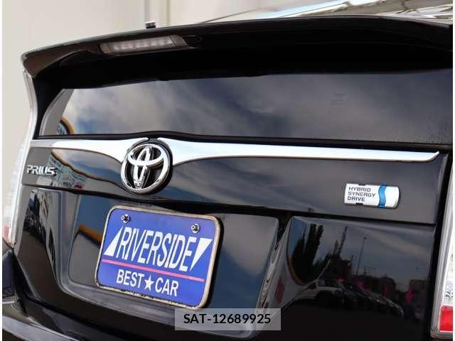 Toyota PRIUS 2013-05 8316483-12