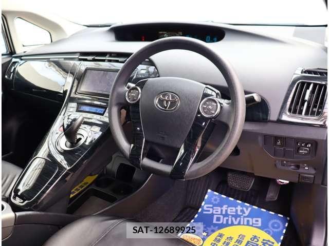 Toyota PRIUS 2013-05 8316483-15