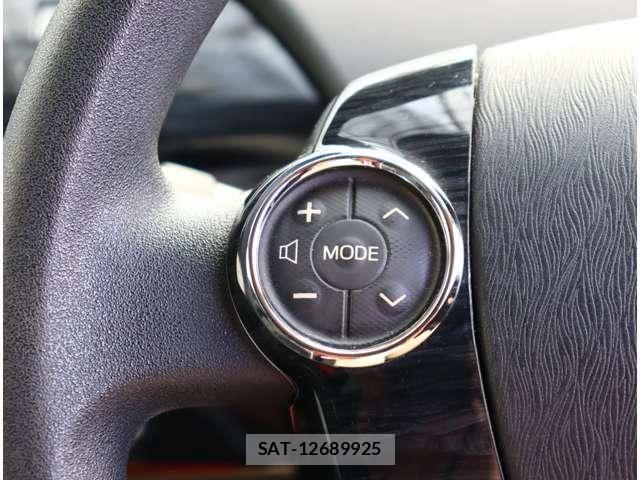 Toyota PRIUS 2013-05 8316483-17