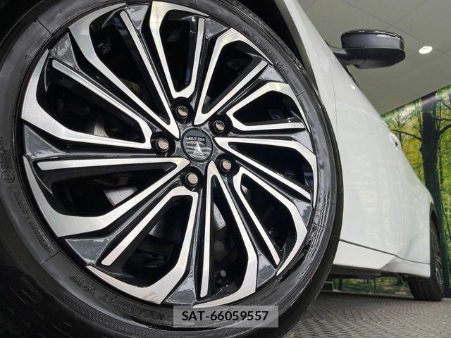 Toyota PRIUS 2023-08 8316429-12