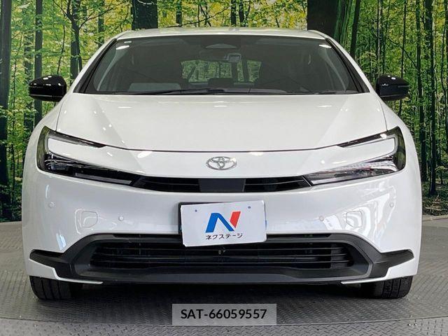 Toyota PRIUS 2023-08 8316429-13