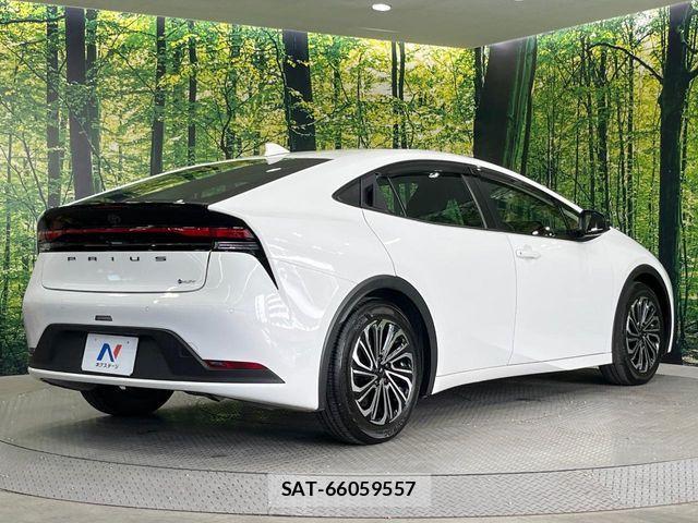Toyota PRIUS 2023-08 8316429-16