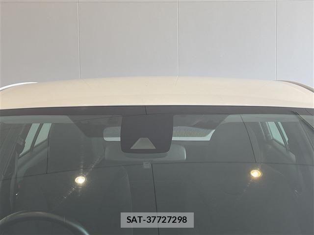 Toyota PRIUS 2021-05 8316456-12