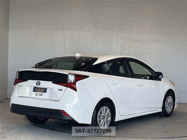 Toyota PRIUS 2021-05 8316456-1