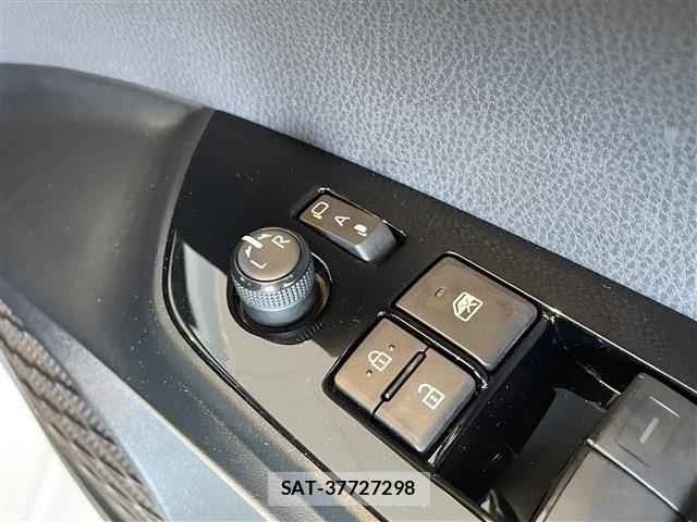 Toyota PRIUS 2021-05 8316456-22