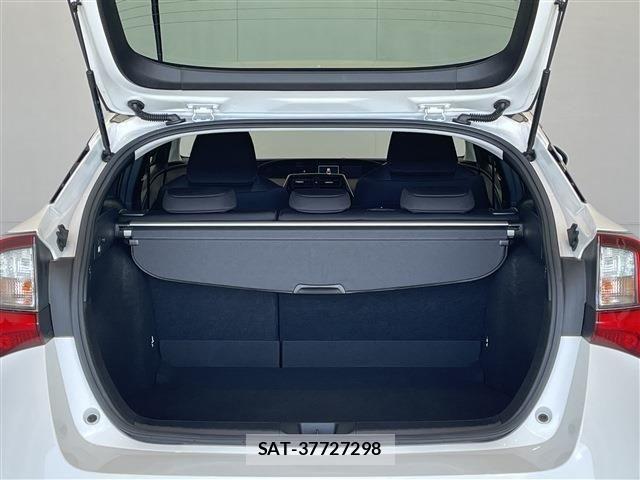 Toyota PRIUS 2021-05 8316456-5