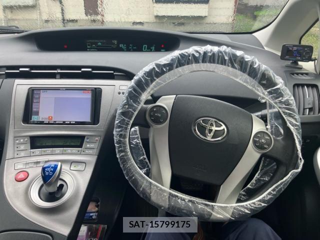Toyota PRIUS 2012-03 8316539-13