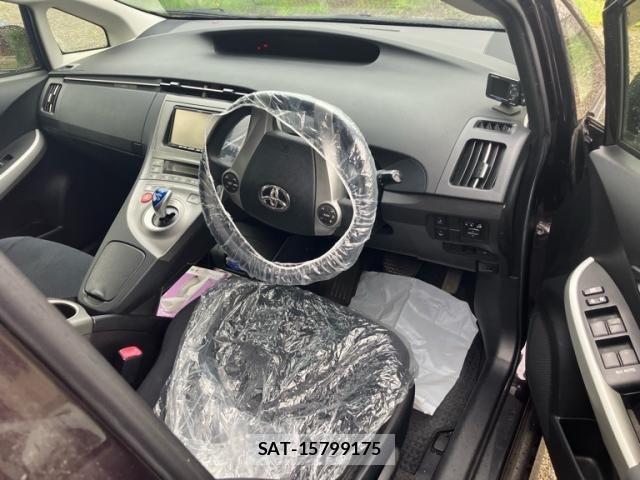 Toyota PRIUS 2012-03 8316539-14