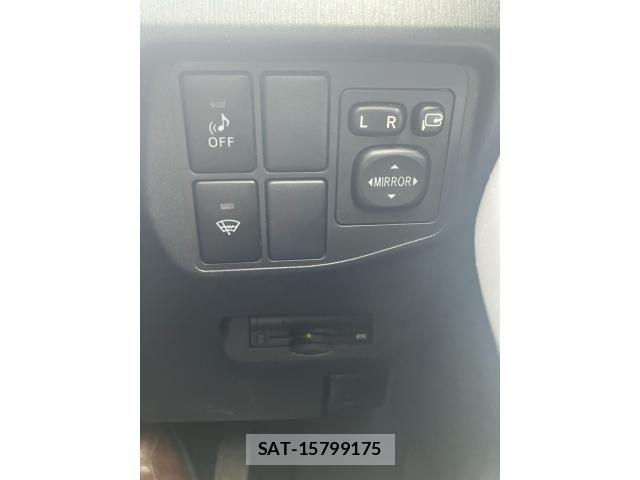 Toyota PRIUS 2012-03 8316539-17