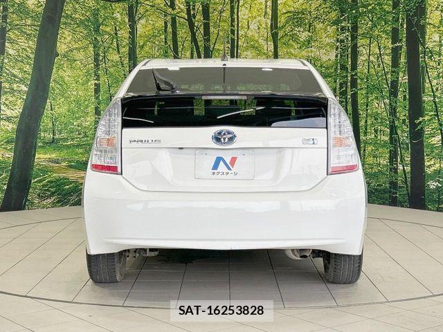 Toyota PRIUS 2009-05 8316504-14
