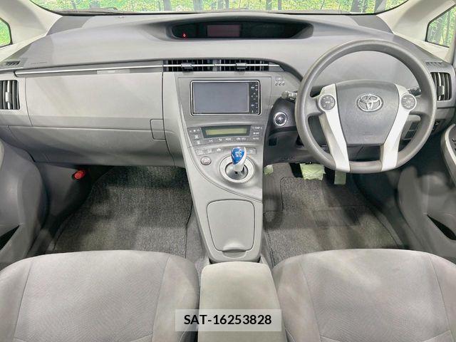 Toyota PRIUS 2009-05 8316504-1