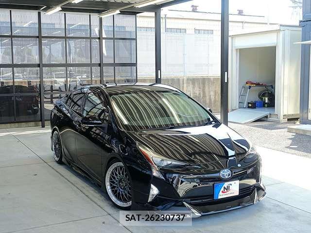 Toyota PRIUS 2017-12 8316444-12