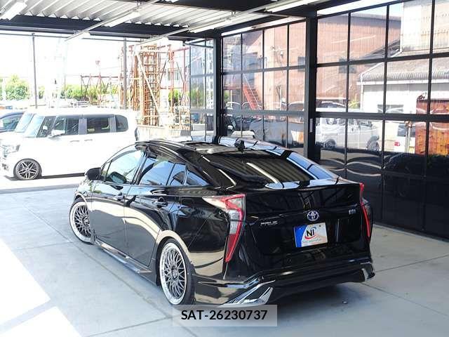 Toyota PRIUS 2017-12 8316444-15